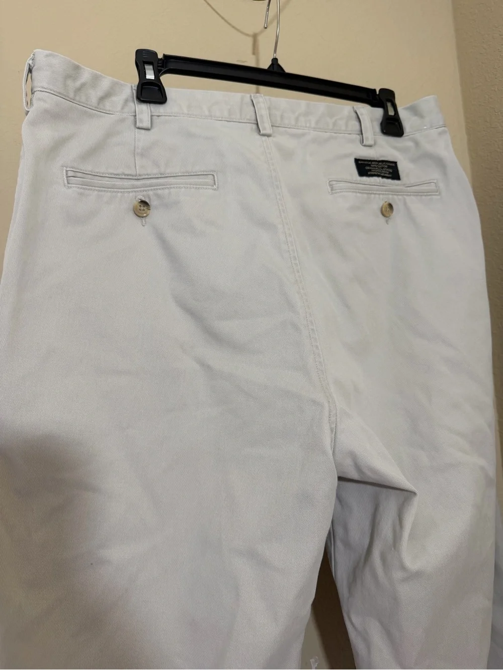 Banana republic chinos cotton Off-White….strength and reliability. Size 36